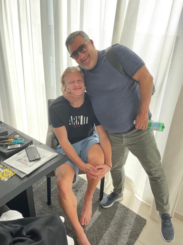 1651373391792003952.jpeg FRnan7sXEAA5pIp (1).jpeg