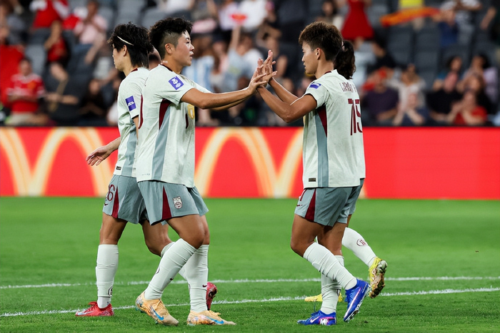 2-0赢球却被骂上热搜！米利西奇怎么上任的？这3个问号谁来解？|中国女足|FIFA|王霜|张睿|澳洲_新浪体育_新浪新闻