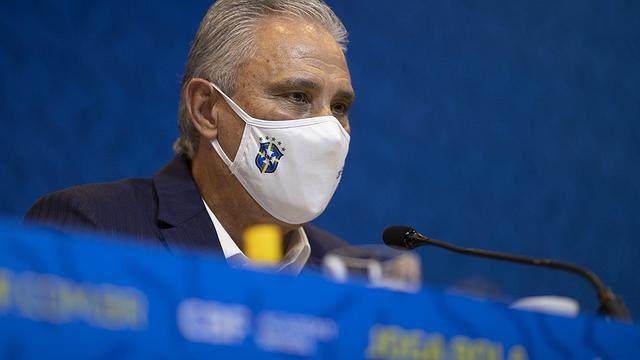 开云官方网站-巴西队该招阿尔维斯库蒂尼奥吗？蒂特有他的考虑！